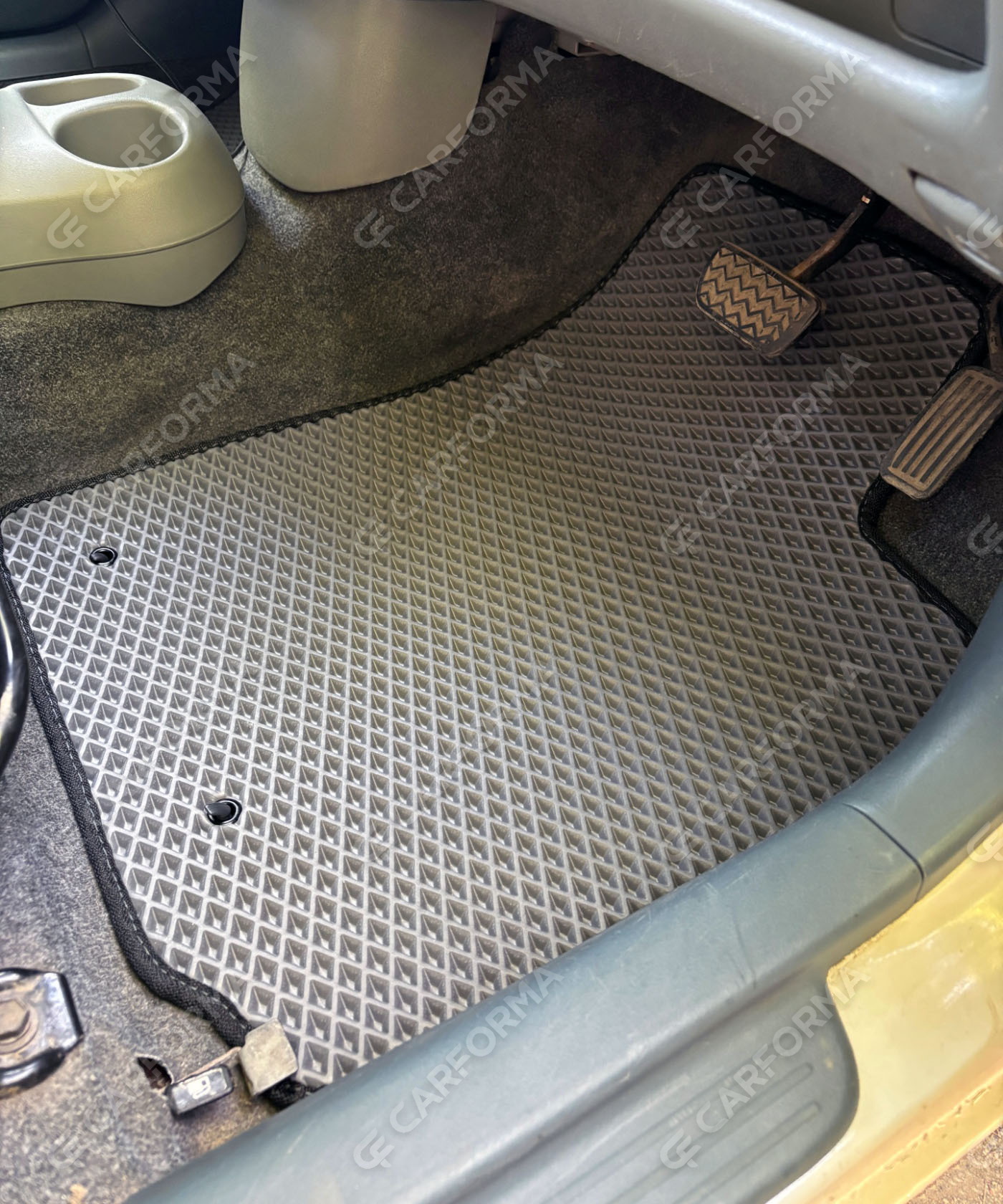 Ворсовые коврики на Toyota Vitz I 1998&nbsp;-&nbsp;2005 в Комсомольске-на-Амуре