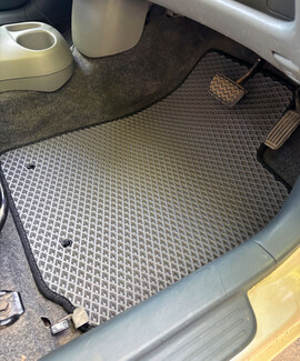 Ворсовые коврики на Toyota Vitz I 1998&nbsp;-&nbsp;2005 в Комсомольске-на-Амуре