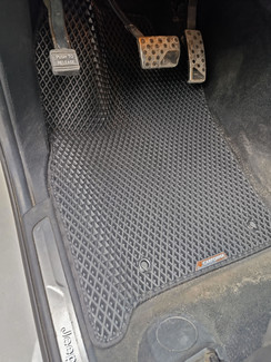Коврики на Jeep Grand Cherokee (WK2) 2010 - 2022 в Комсомольске-на-Амуре